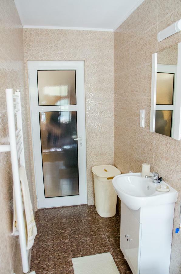Ferienwohnung Garsoniera Jad Tîrgu Ocna Exterior foto